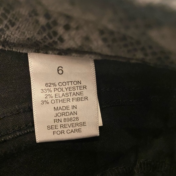 Halston Women’s Gray Snake Print Jeans NEW size 6 - Picture 5 of 11